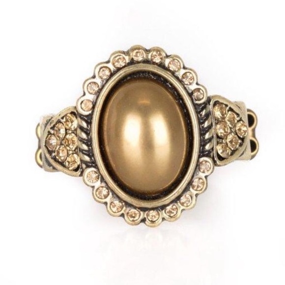 3/$15 🌟 🆕Paparazzi: Pearl Party Brass Ring - Picture 2 of 3